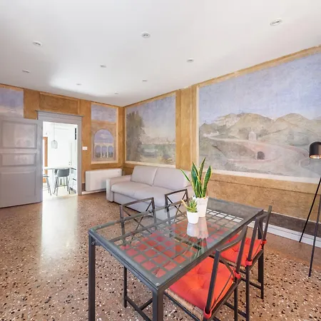 Apartment Charme In A Historic Bulding - Center *